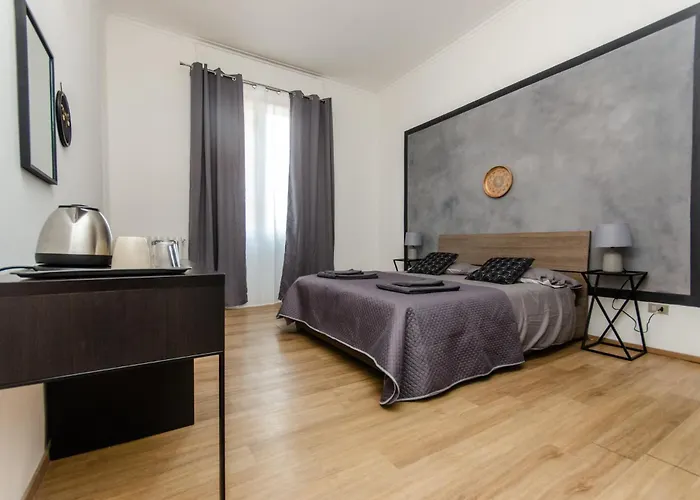 Apartament Grey *
